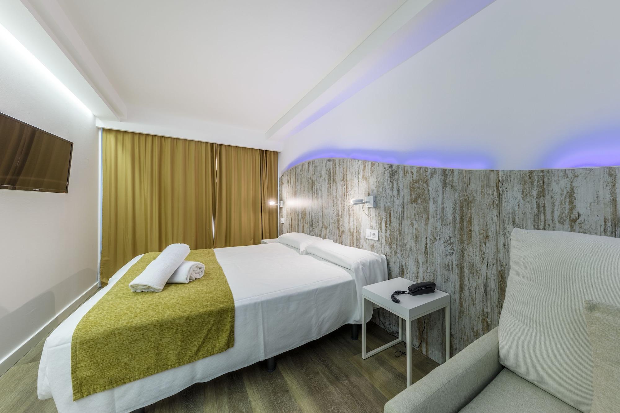 Welikehotel Triton Beach (Adults Only) Cala Ratjada  Luaran gambar