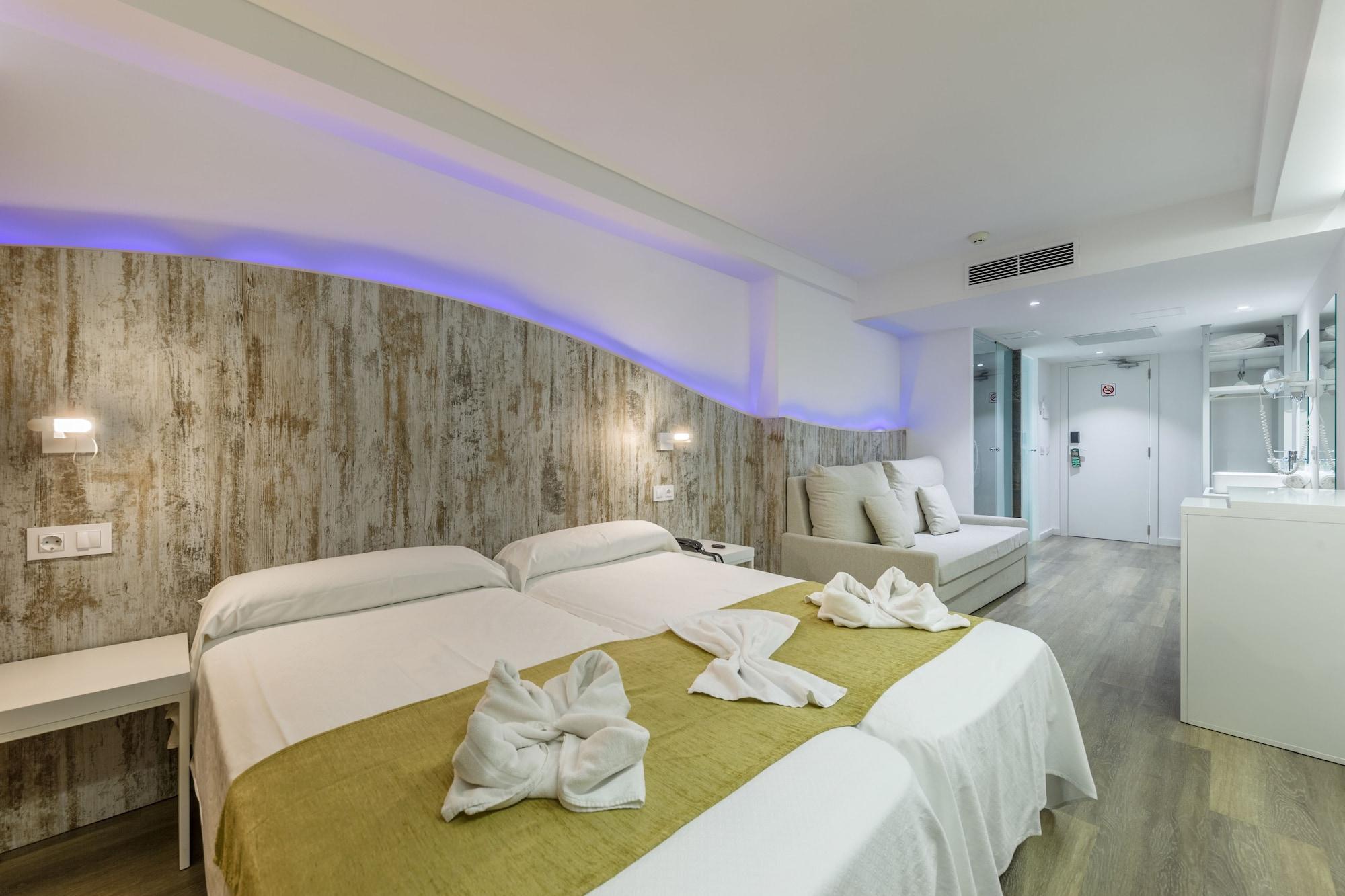 Welikehotel Triton Beach (Adults Only) Cala Ratjada  Luaran gambar