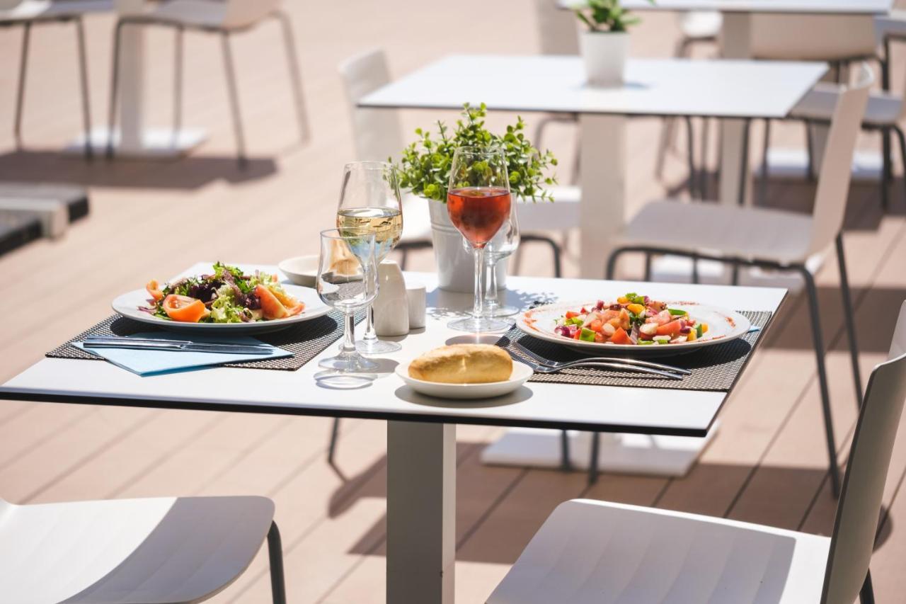 Welikehotel Triton Beach (Adults Only) Cala Ratjada  Luaran gambar