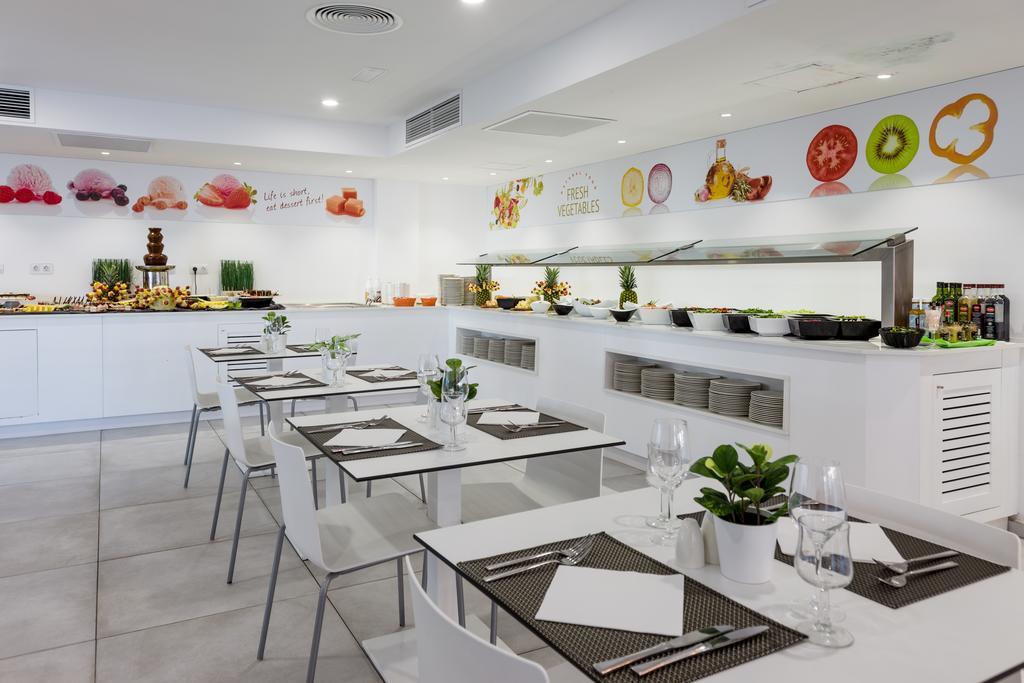 Welikehotel Triton Beach (Adults Only) Cala Ratjada  Luaran gambar
